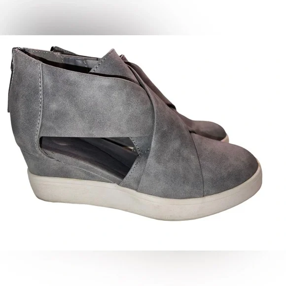 Journee Collection - wedge sneakers - grey - size 6M - Picture 4 of 7